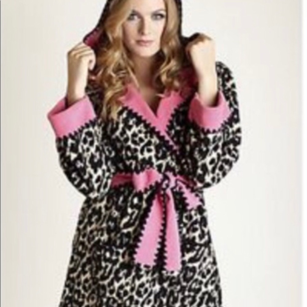 ISO betsey Johnson robe in xl